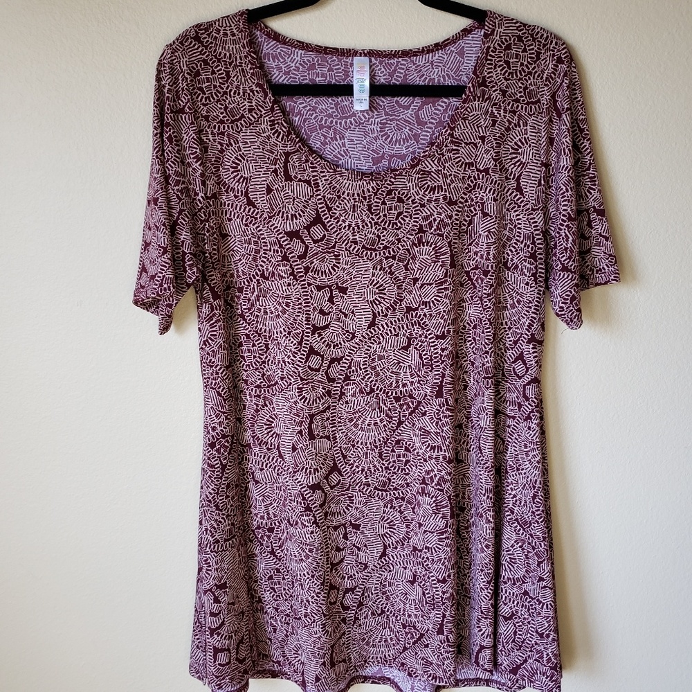 LulaRoe Swing Shape Perfect T
